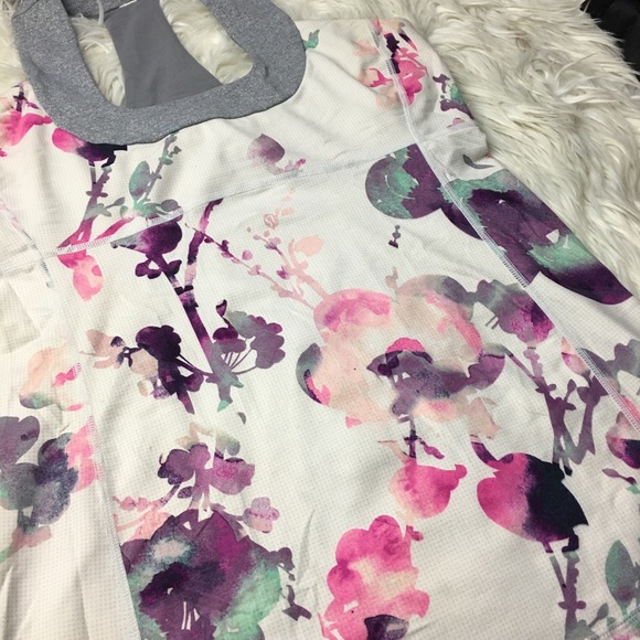 Lululemon Blurred Blossom Scoop Neck Tank RARE - Picture 5 of 7